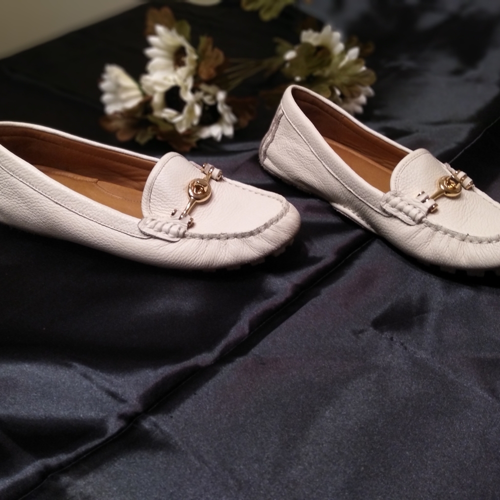 Coach flat